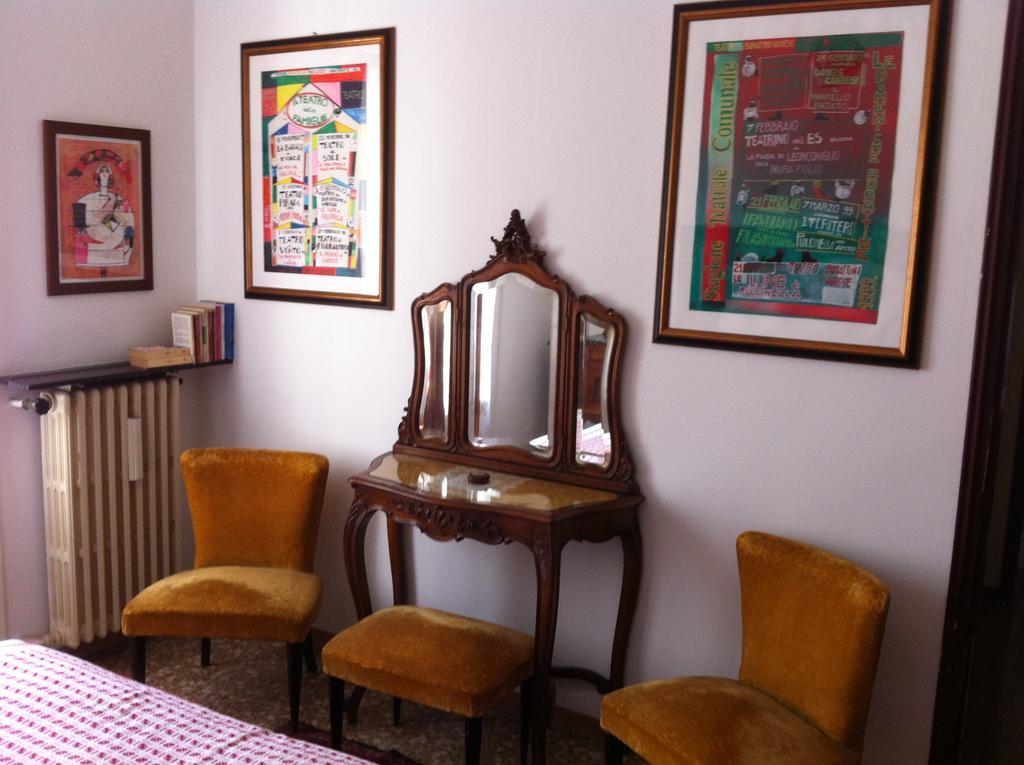 La Casa Creativa Bed and Breakfast Lomnago Rum bild
